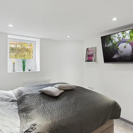 1 Bedroom Lovely In Lägenhet