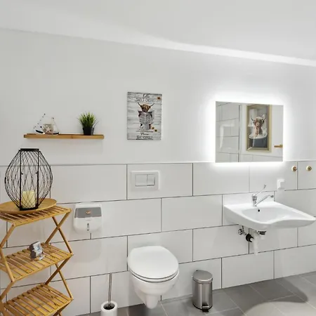 1 Bedroom Lovely Apartment In Nieheim Apartment